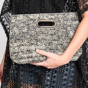 STRAW CLUTCH WITH ZIPPER CLOSURE-BLACK